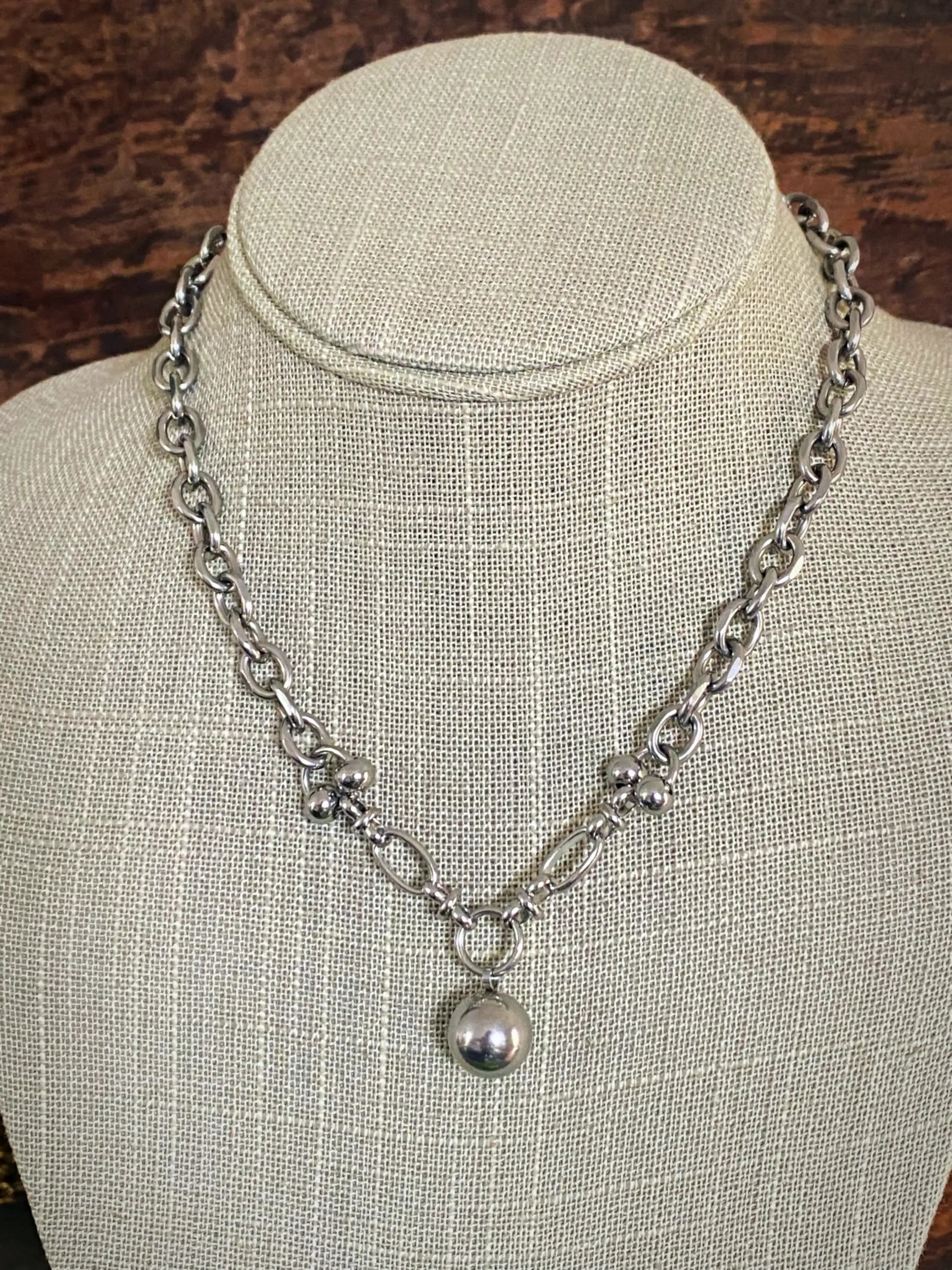 LOBERO CHARM CHOKER